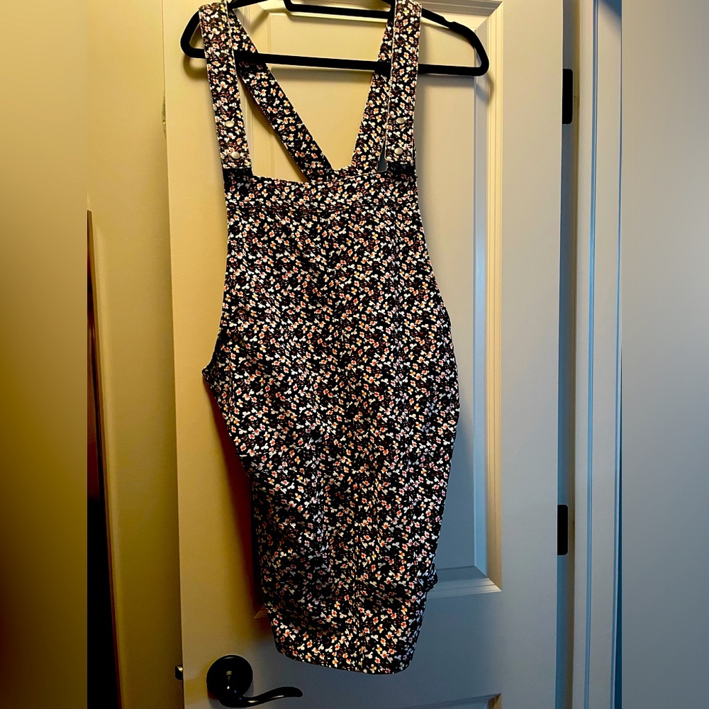 Jumper dress. Size L